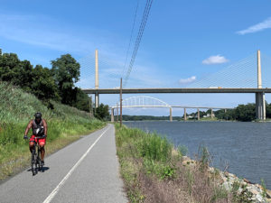 DE City Castle Trail Biker